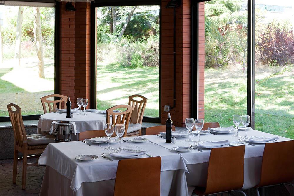 Apartamentos Th La Florida Madrid Ristorante foto