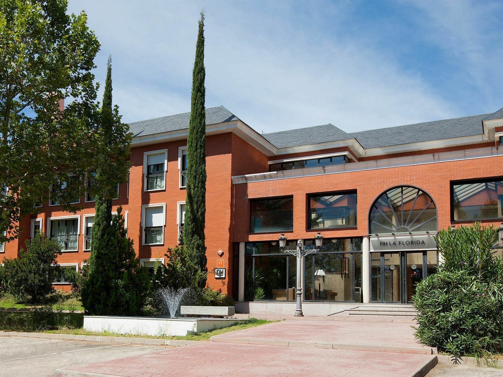 Apartamentos Th La Florida Madrid Esterno foto
